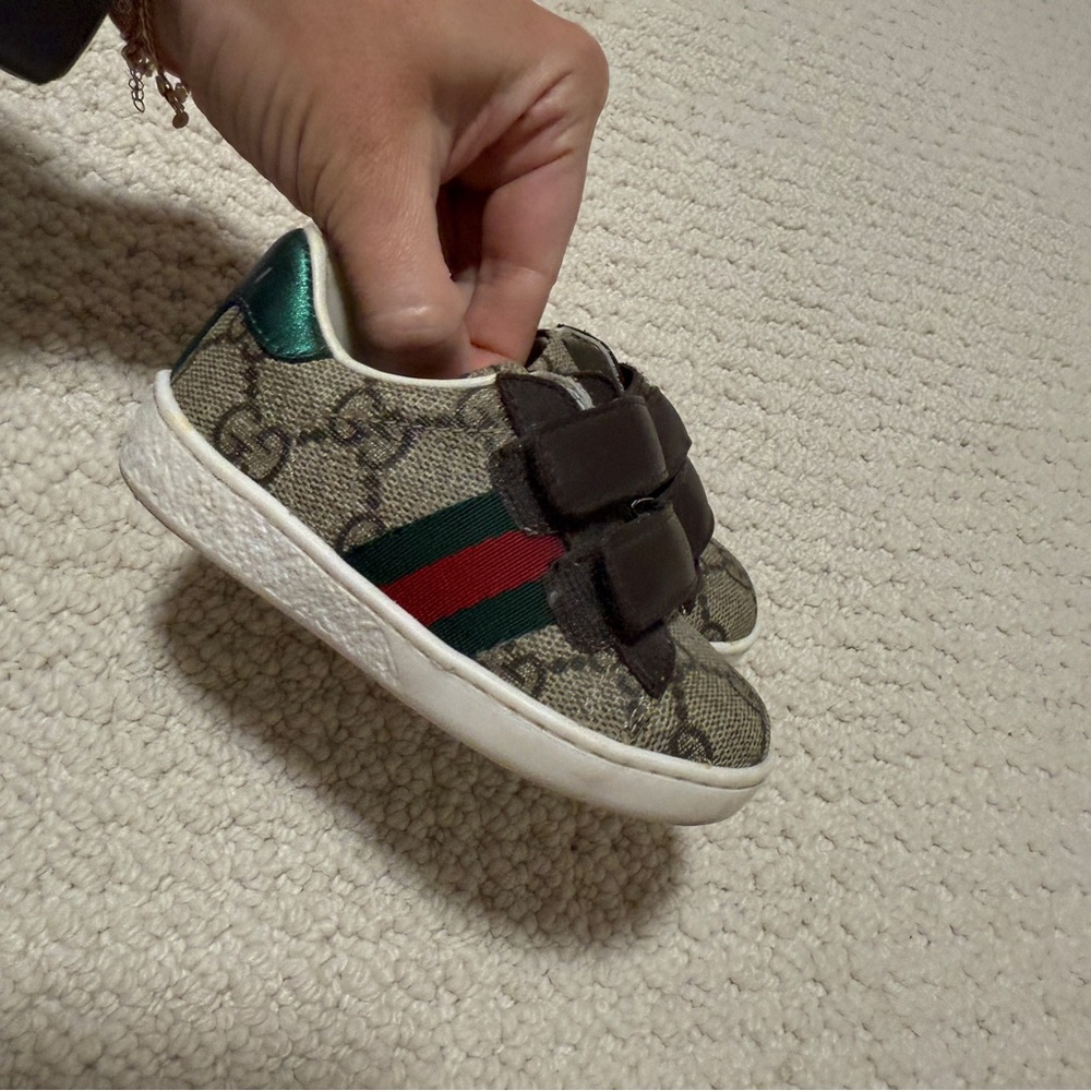 Kids Gucci Sneaker with Brown Monogram and Green-Red Stripe - Picture 2 of 3